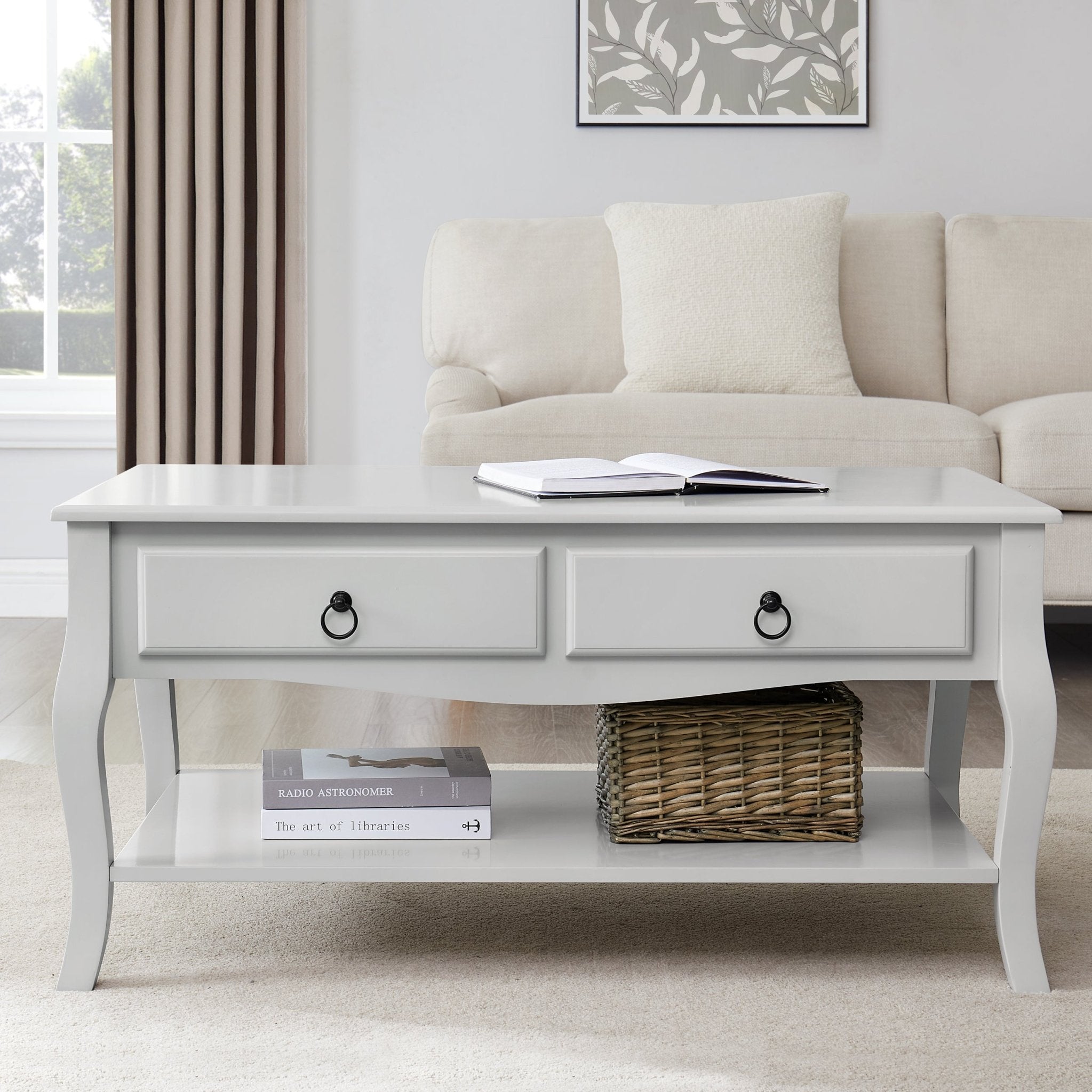 Table basse gris clair peinte minimaliste au design épuré pour le salon