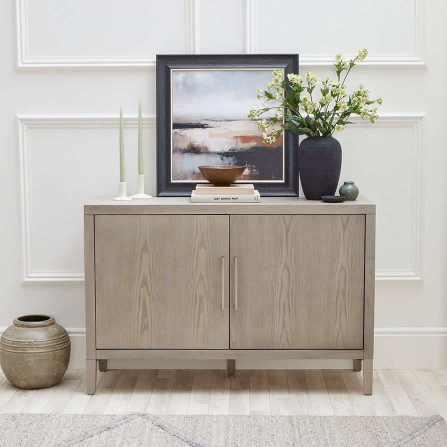 Buffet en bois de frêne scandinave au design minimaliste pour salon