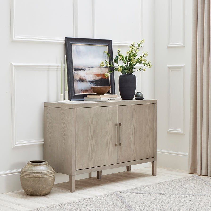 Buffet en bois de frêne scandinave au design minimaliste pour salon