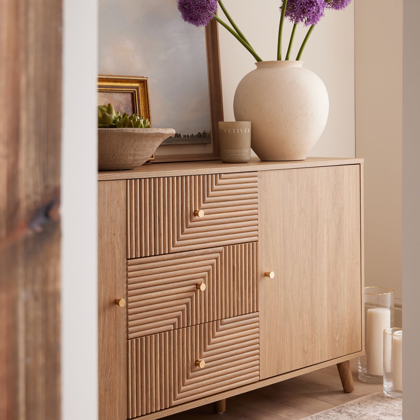 Buffet en bois clair scandinave avec tiroirs pour salon
