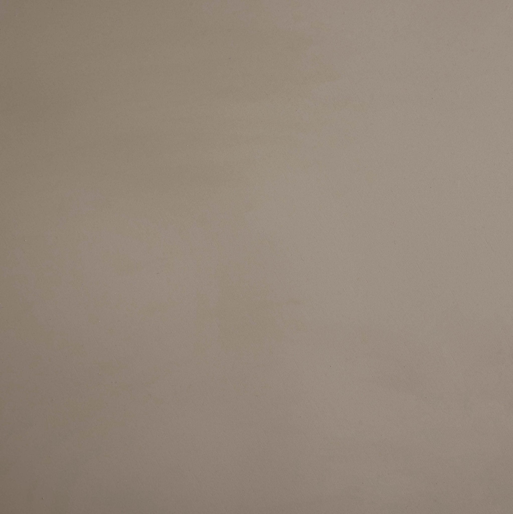 Table d'appoint taupe peinte de forme irrégulière contemporaine pour salon