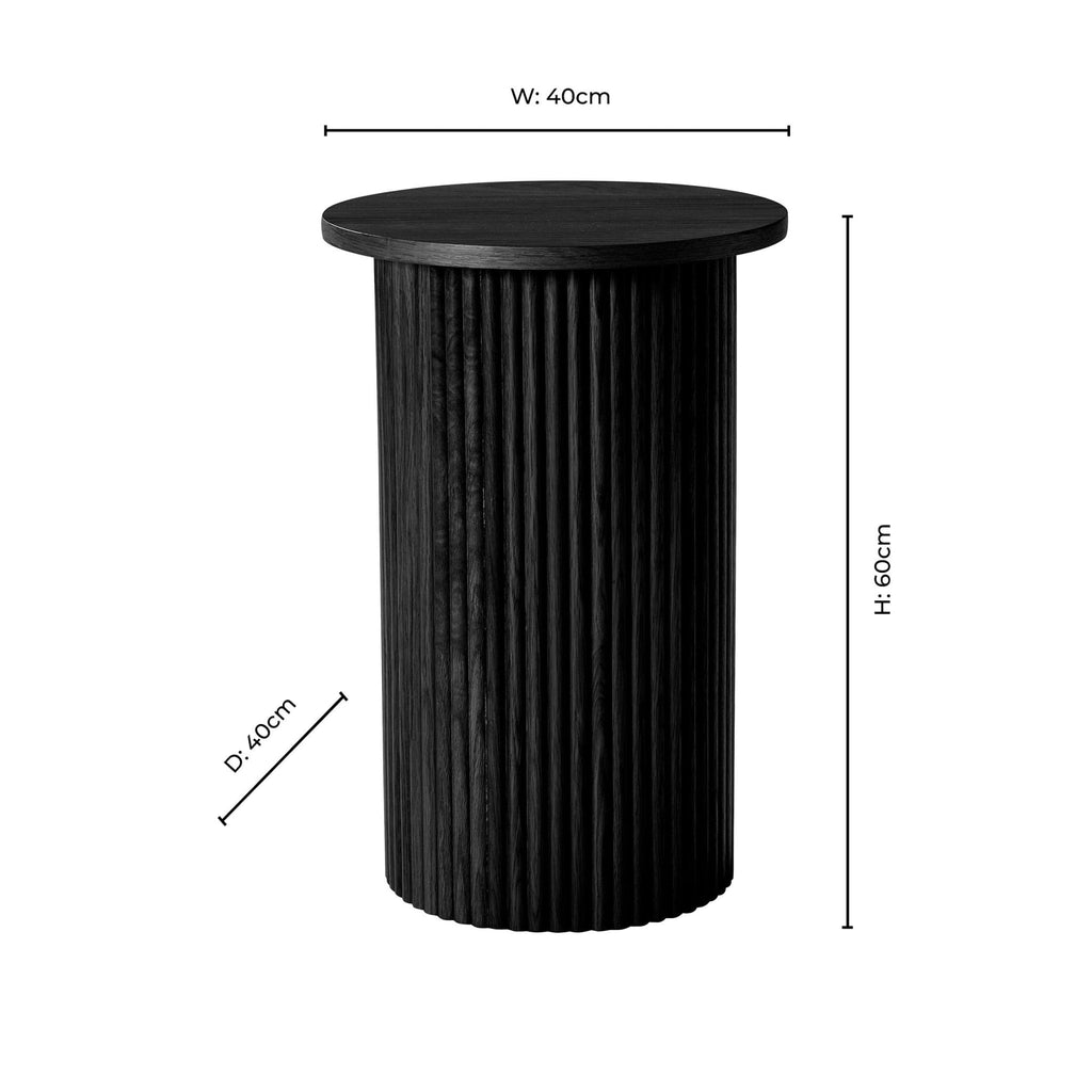 Table d'appoint scandinave en bois clair avec base cylindrique pour salon