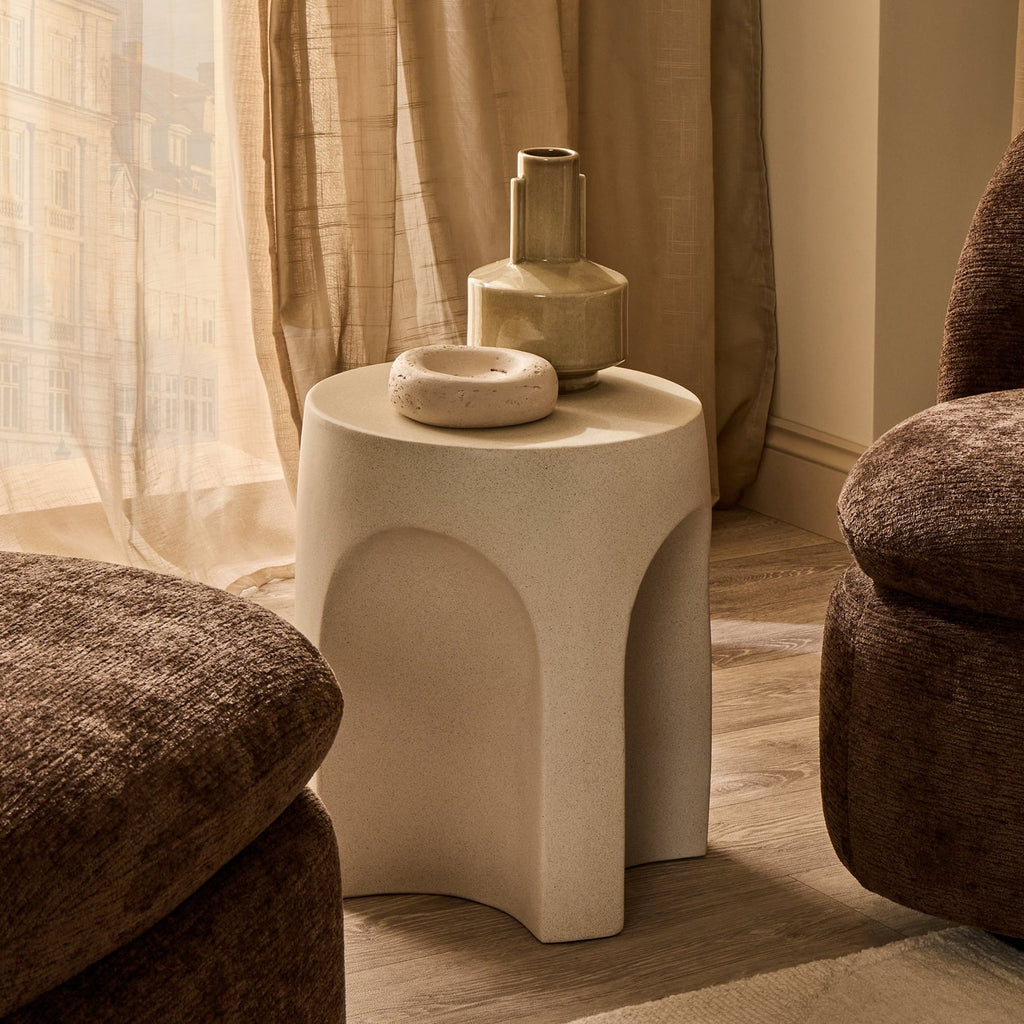 Table d'appoint Living Room effet pierre organique au design sculptural