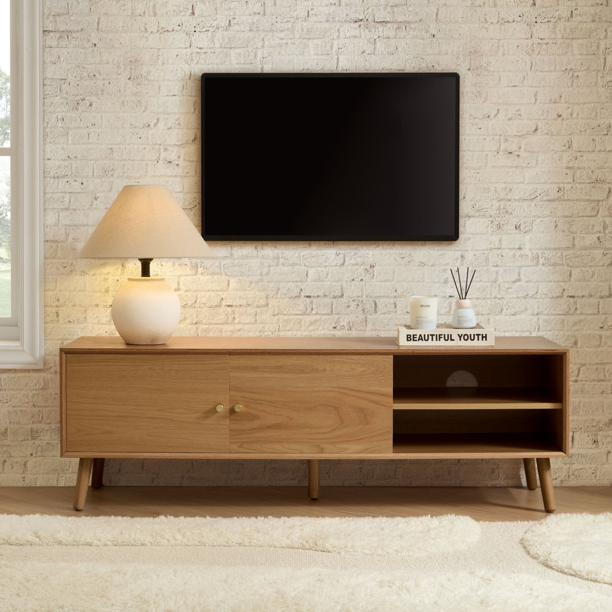 Meuble TV scandinave en chêne clair avec rangements pour téléviseurs jusqu'à 60 pouces pour salon