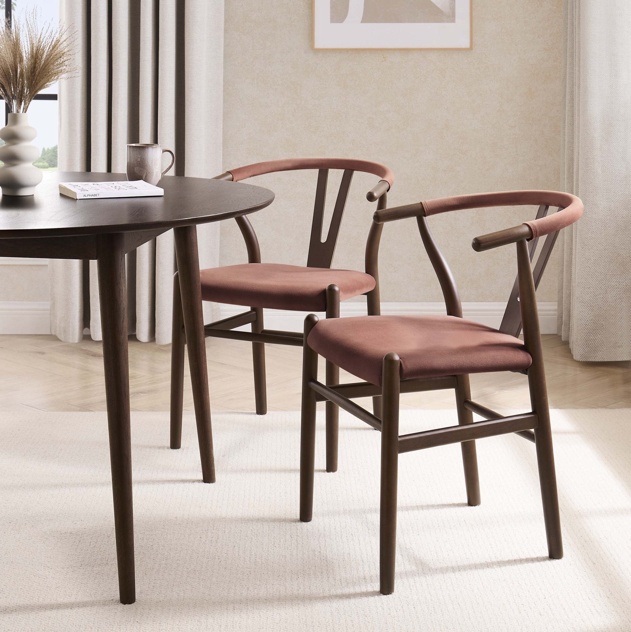 Chaise de salle à manger romantique en tissu mauve avec cadre en bois naturel