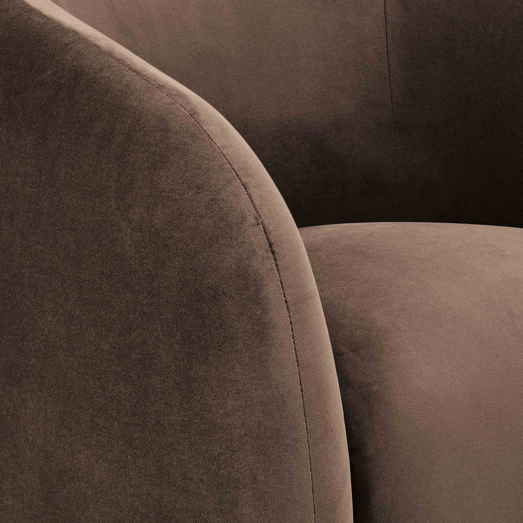 Fauteuil d'appoint en tissu cappuccino nordique avec design structuré pour salon