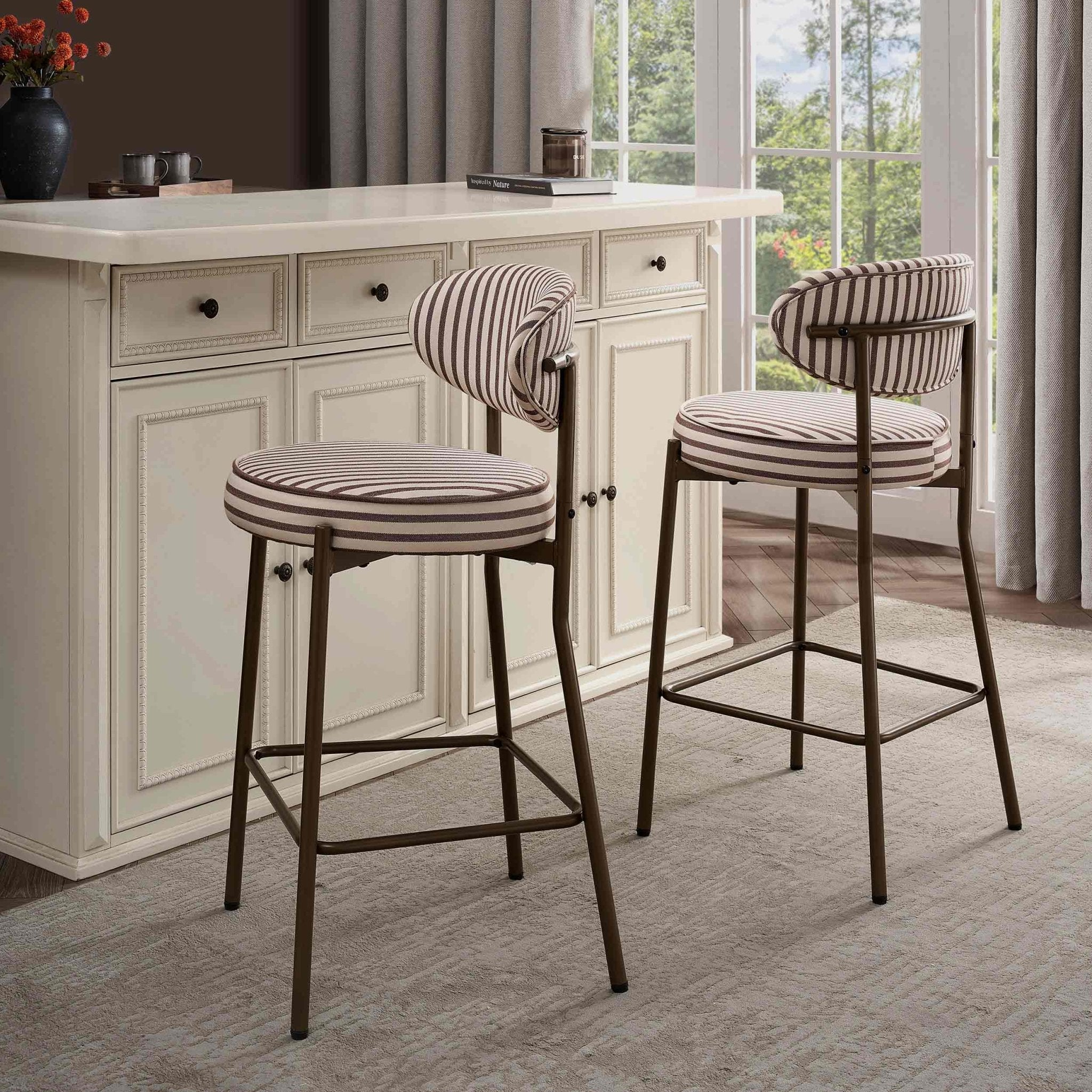 Tabouret de bar Cottagecore rayé en tissu chocolat avec structure en bronze pour la cuisine