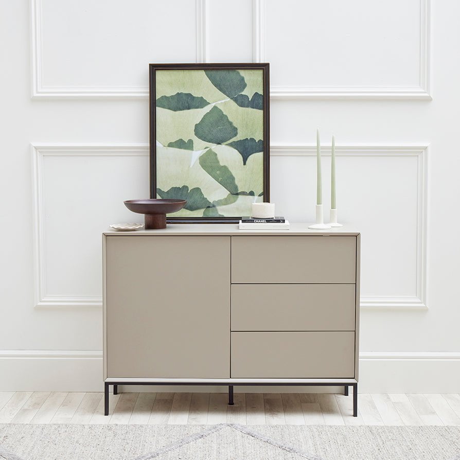 Buffet bas taupe contemporain avec tiroirs pour salon