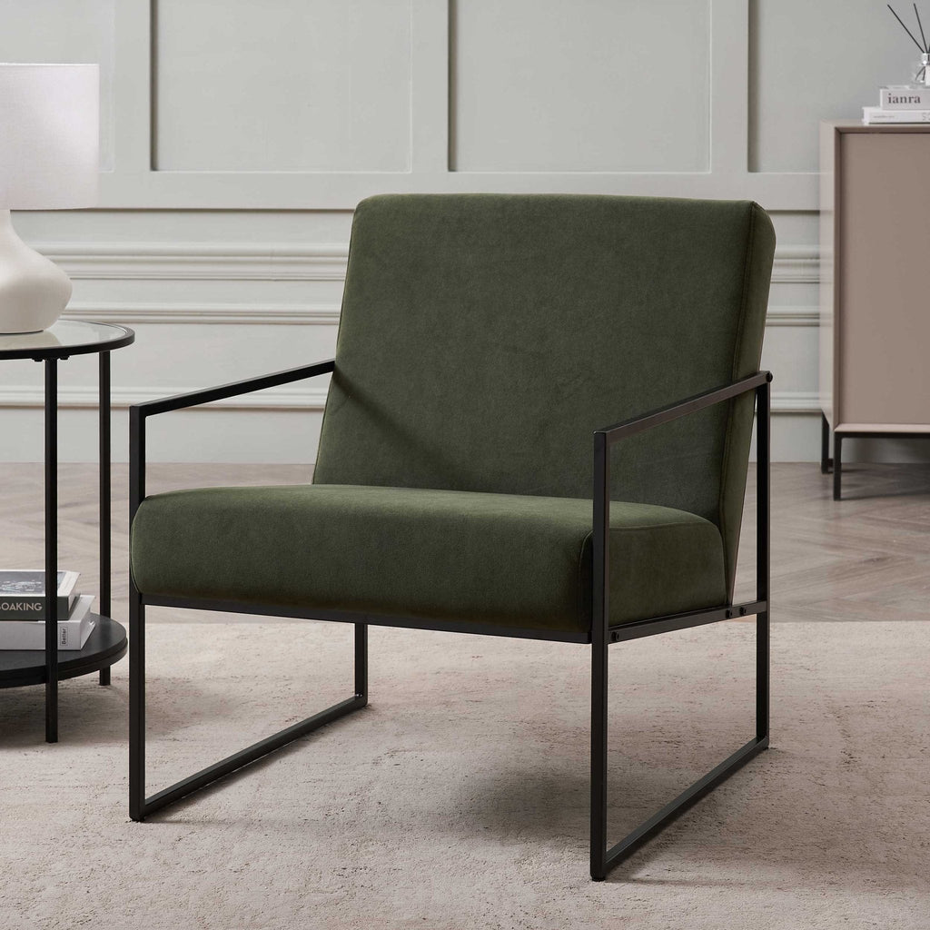 Fauteuil d'appoint moderne en tissu olive foncé avec un design peu encombrant pour le salon
