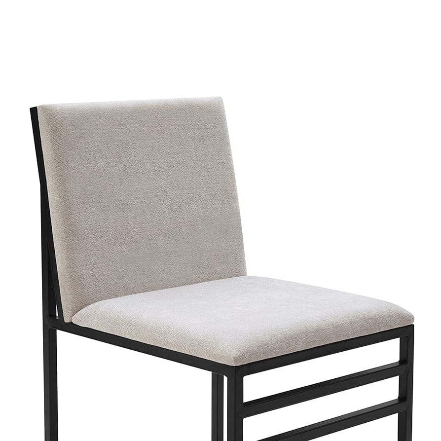 Chaise de salle à manger contemporaine en chenille claire naturelle avec piètement en métal noir pour salle à manger