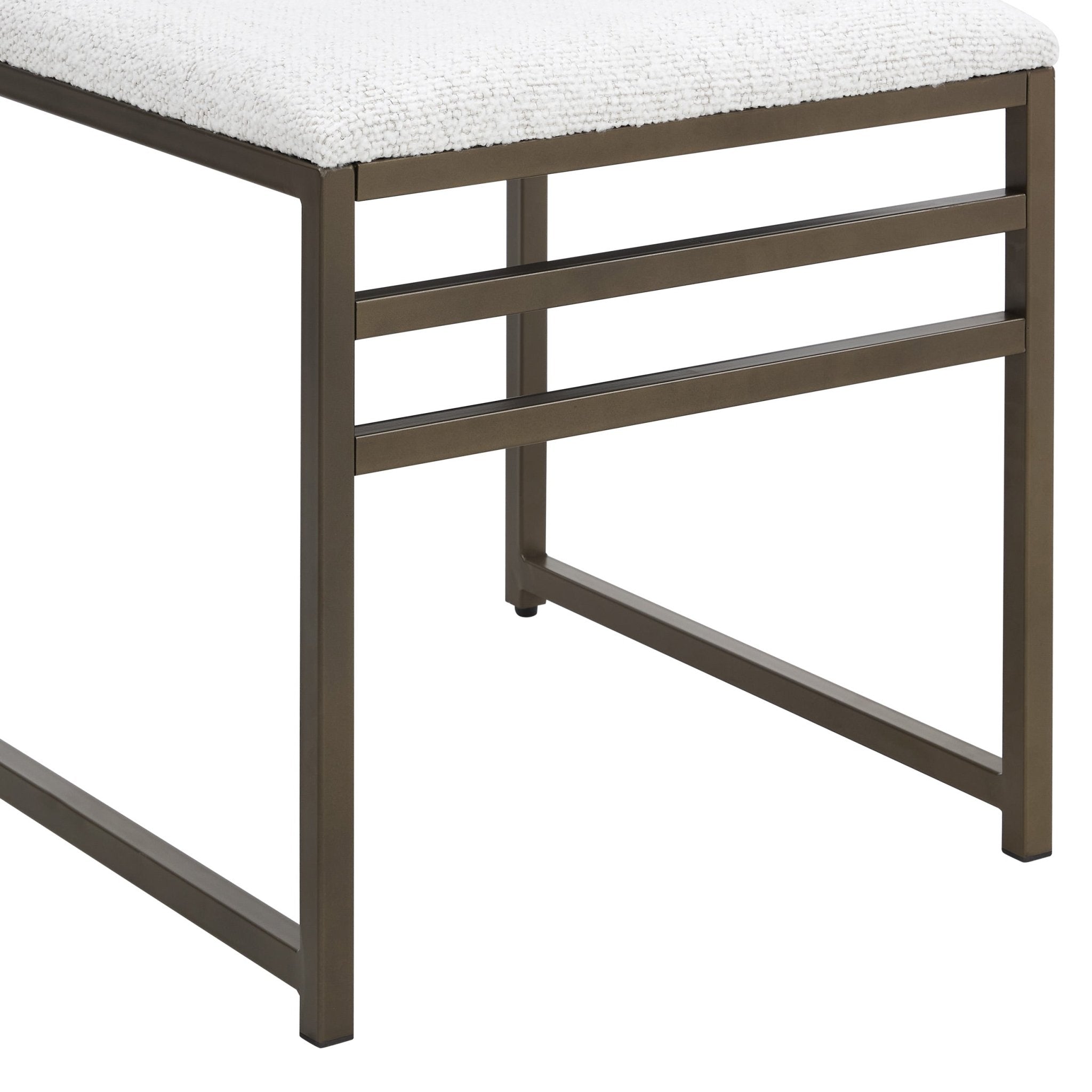 Chaise de salle à manger en bouclette ivoire moderne avec structure en métal noir