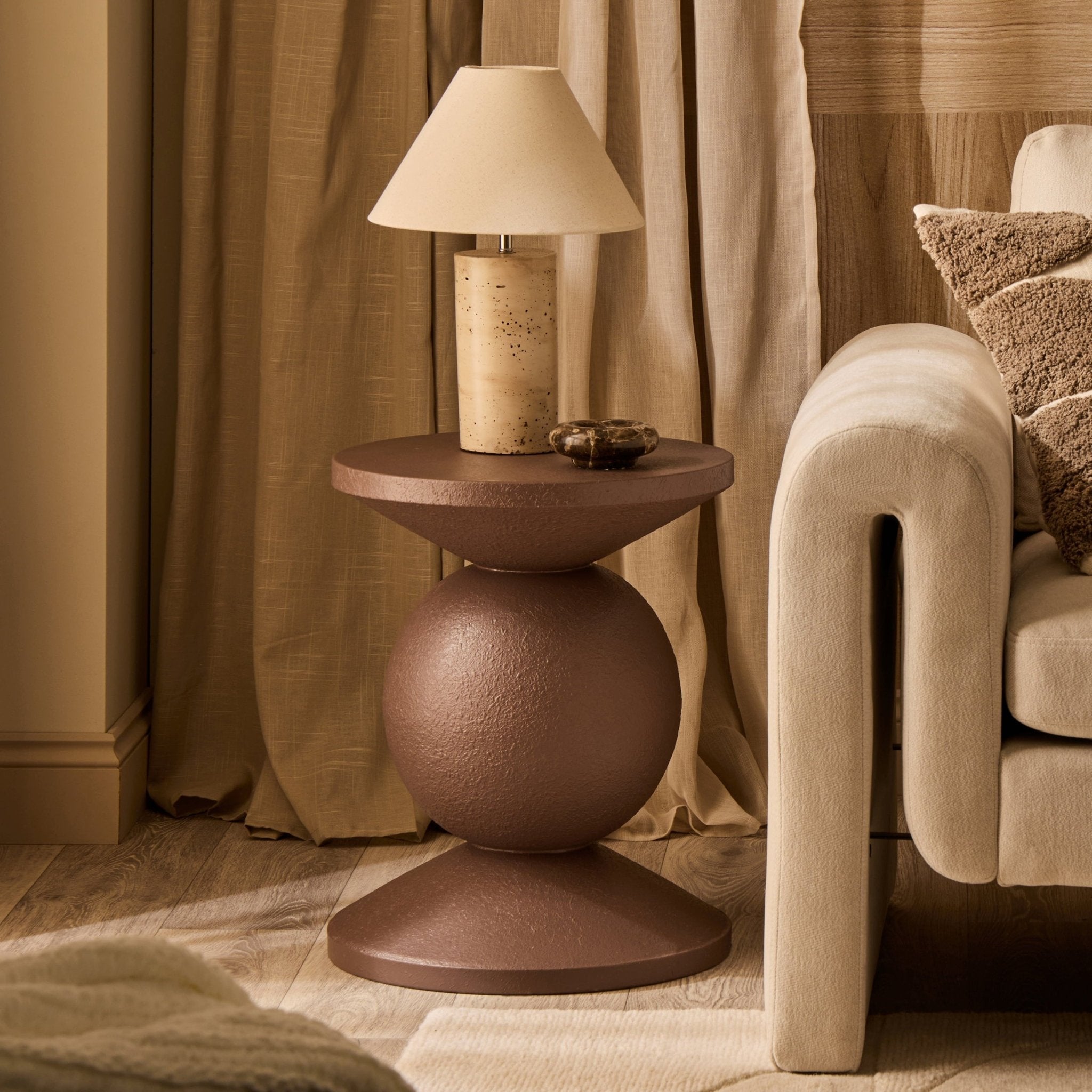 Table d'appoint tissée Boho Mocha avec finition texturée pour salon