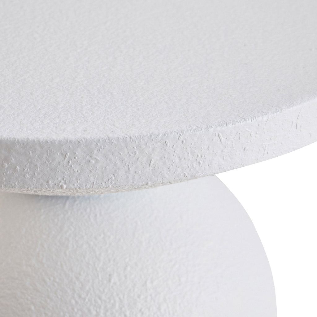 Table d'appoint bohème blanc cassé tressée avec finition texturée pour salon