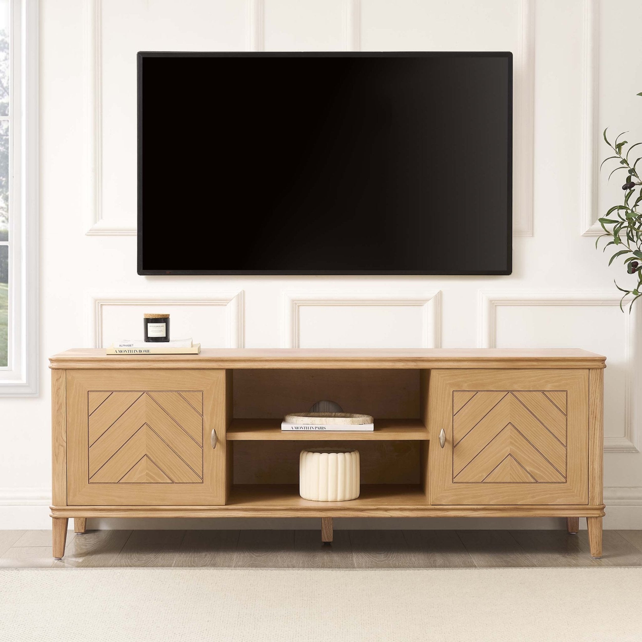 Meuble TV placage bois clair scandinave avec design minimaliste pour TV jusqu'à 60 pouces pour salon