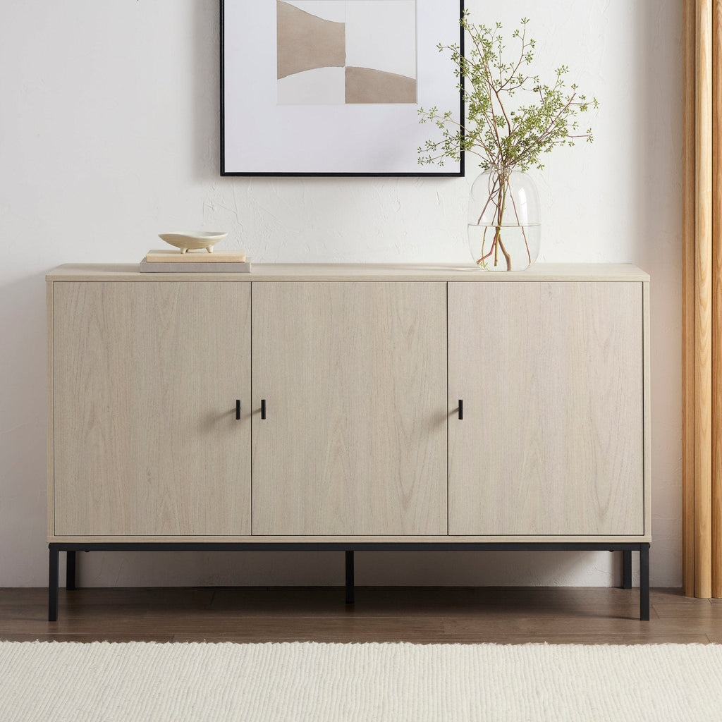 Bahut en bois clair scandinave avec grand espace de rangement pour le salon