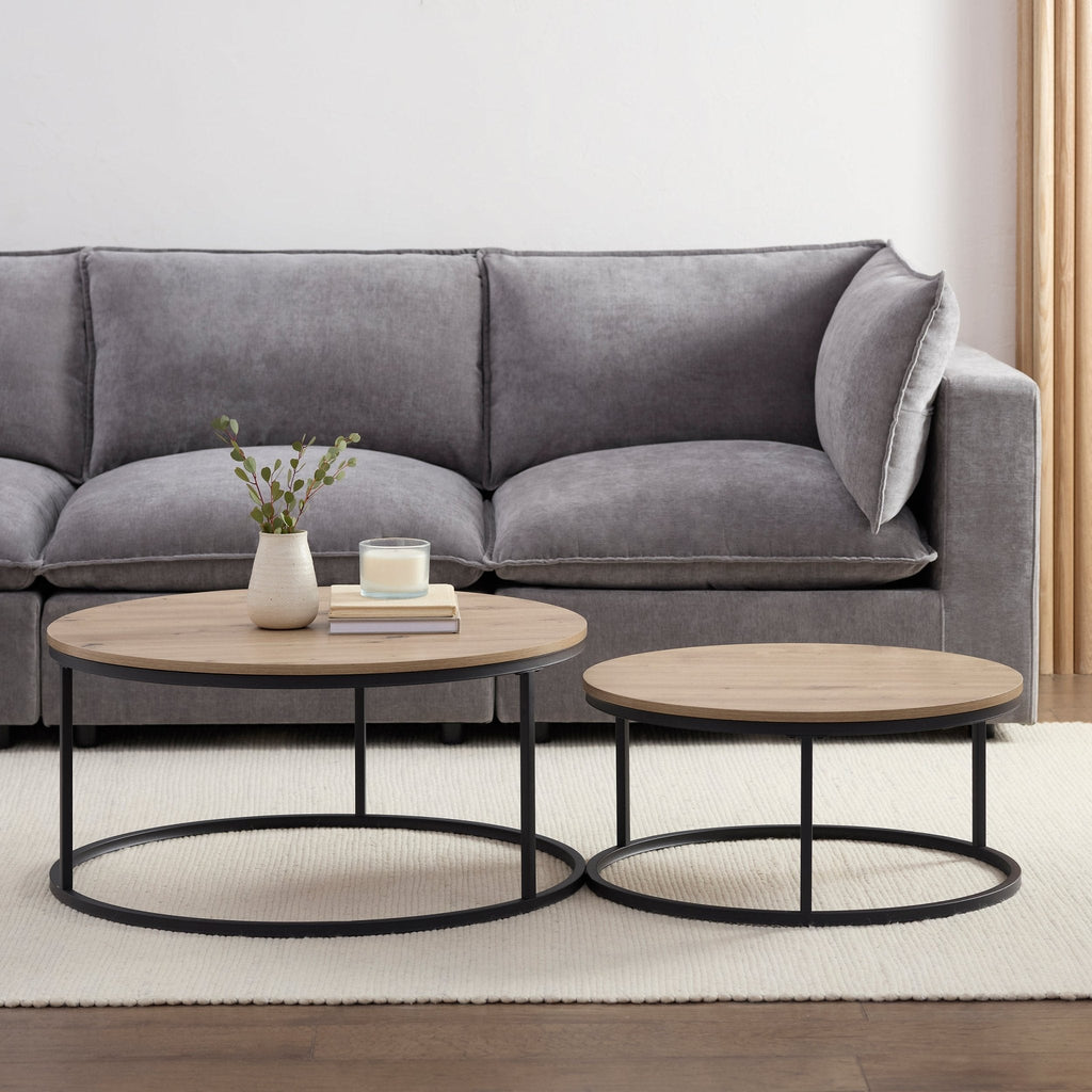 Table basse moderne effet bois naturel avec pieds en métal noir pour salon