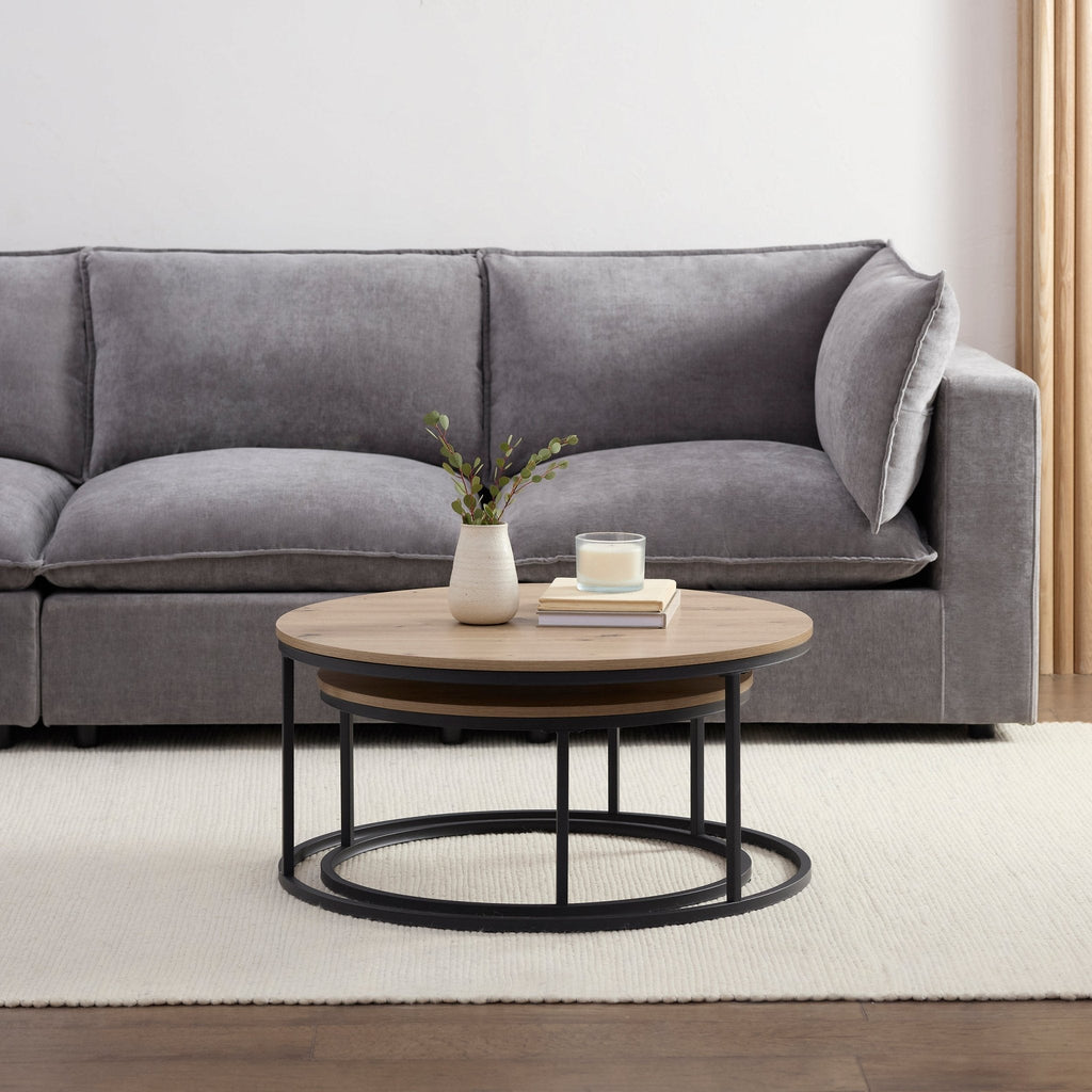 Table basse moderne effet bois naturel avec pieds en métal noir pour salon